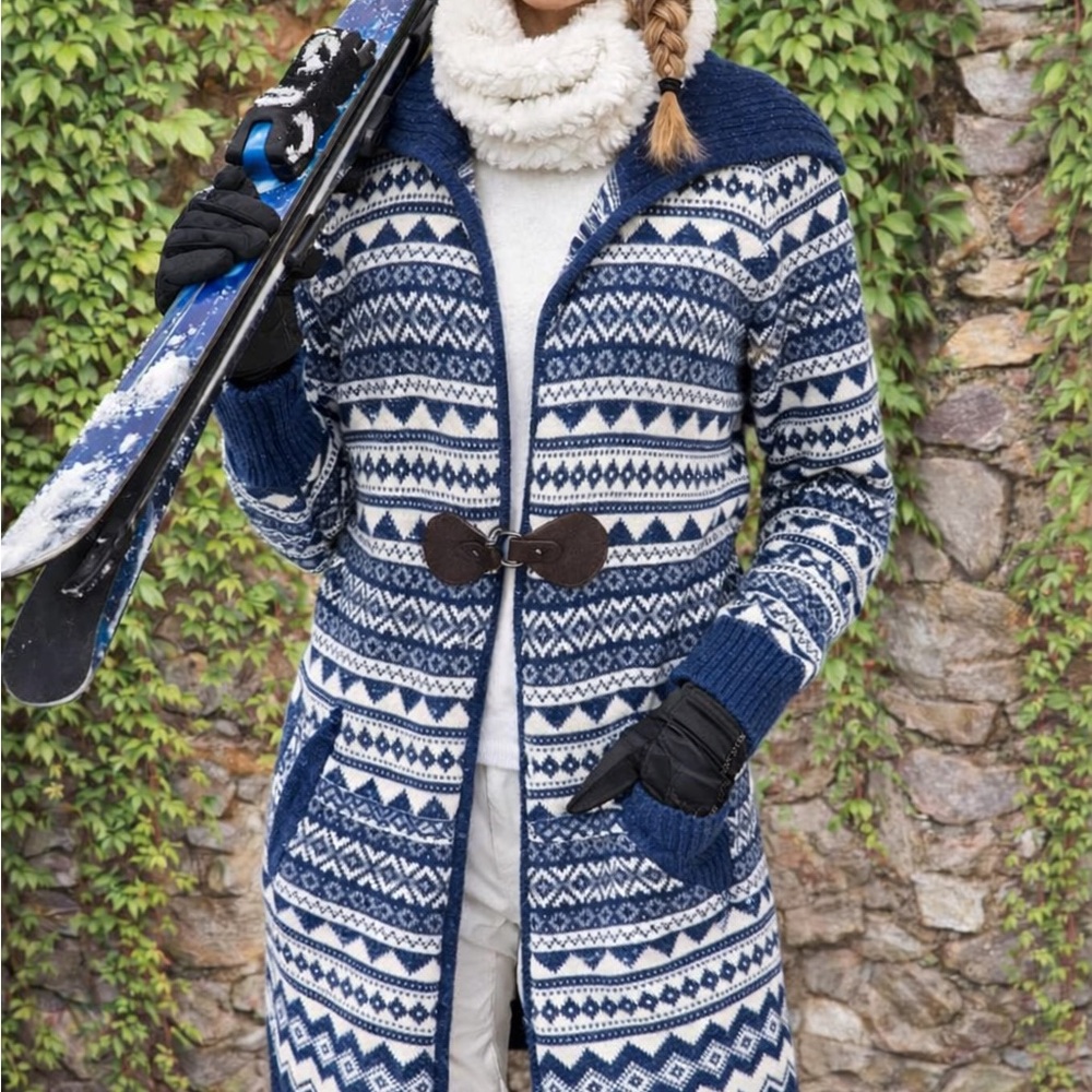 CAMBRIDGE DRY GOODS Lambswool Navy and White Heavy Fair Isle/Nordic Cardigan, M